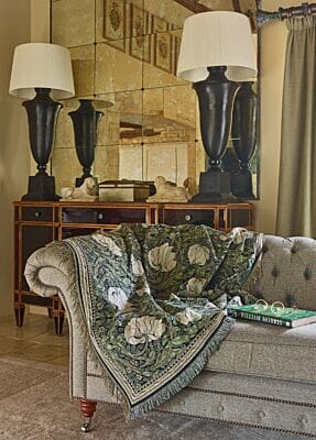 Pimpernel Classic Tapestry Throw - 140 x 140cm (55" x 55")