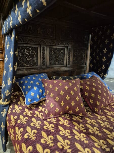 Miniature Luxury Oak Hand-Carved Pet Four-Poster Bed - H.72 x W.70 x D.74 cm - Last Piece Remaining!