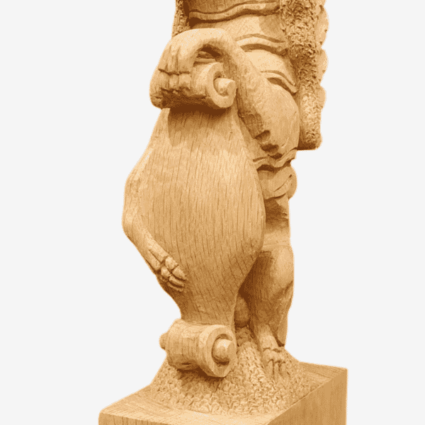 Solid Oak Hand-Carved Wyevern Heraldic Beast - H. 31 cm Base: W.7.5 x D.11.5 cm