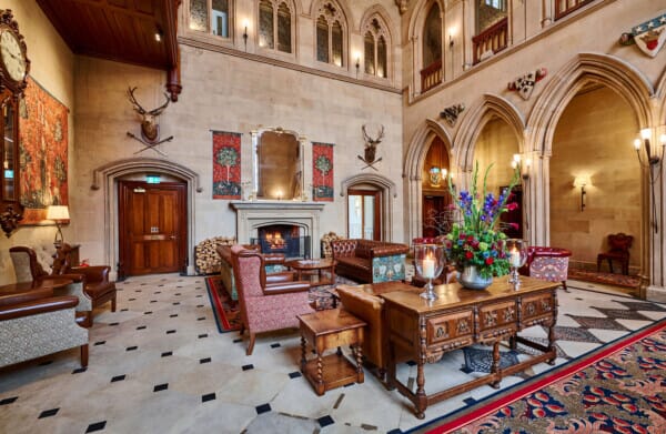 La Dame a la Licorne 'Le Toucher' Silkscreen Tapestry - 241 x 231 cm (7'11